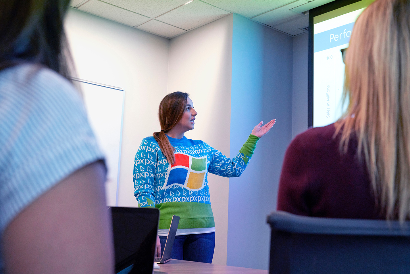 Woman explaining in Windows XP-jumper