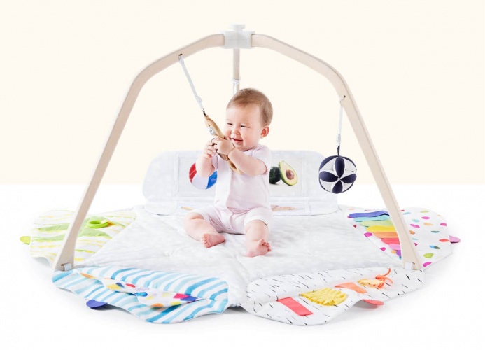 Play Gym is designed to offer new types of stimulation for the baby at the each step of development.